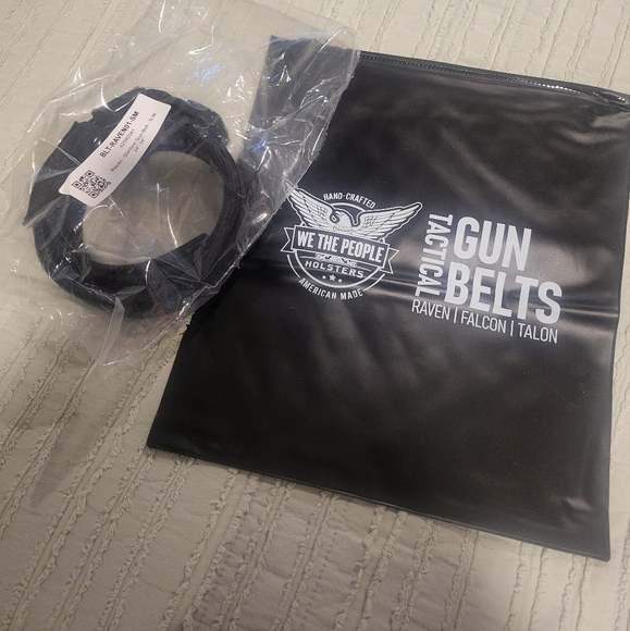 We The People Holsters Raven Slimline Gun Belt in Black Size S-M - Picture 4 of 4